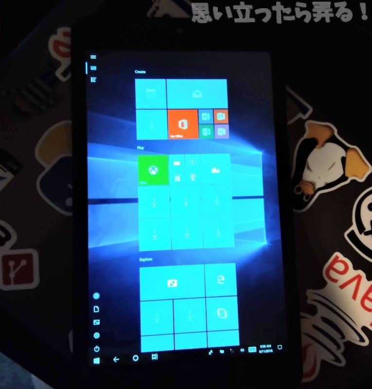 Windows10が起動したタブレットの画面の写真