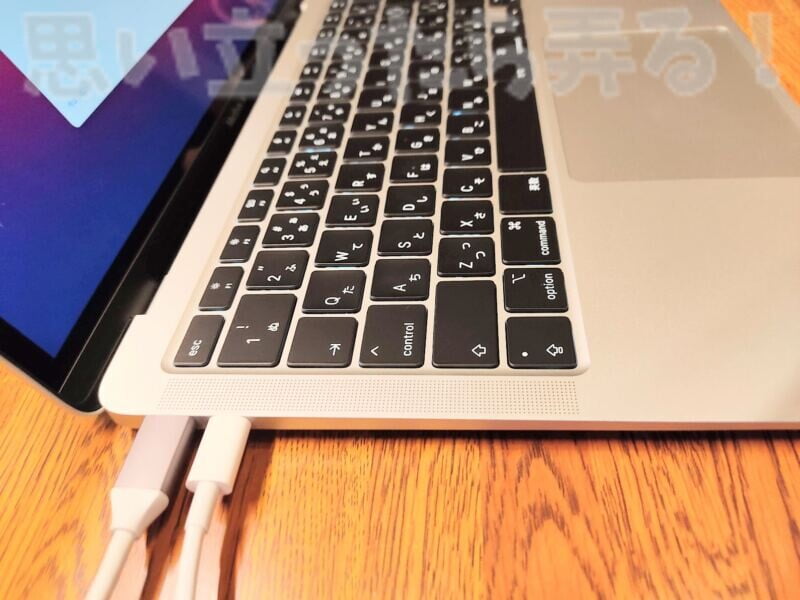 M1 MacBook AirのType-Cポートは2つなのですぐに埋まってしまう