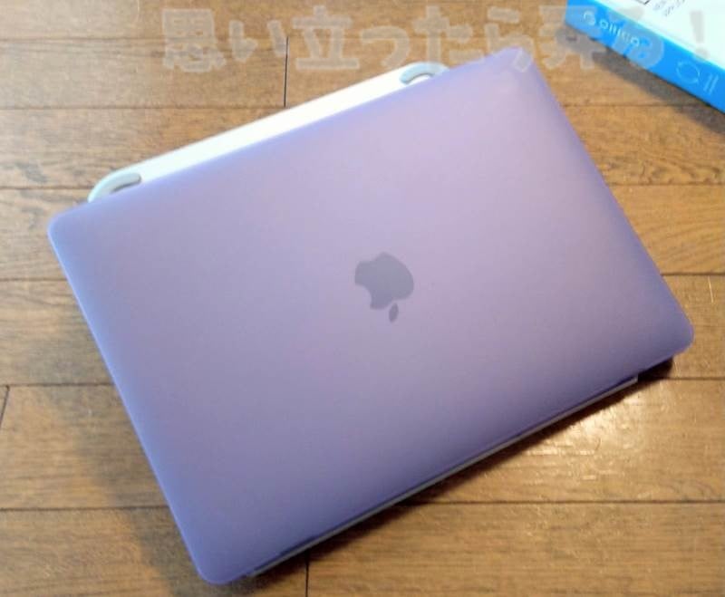 16インチのMacBook Proにも対応できるおしゃれなアルミスタンド