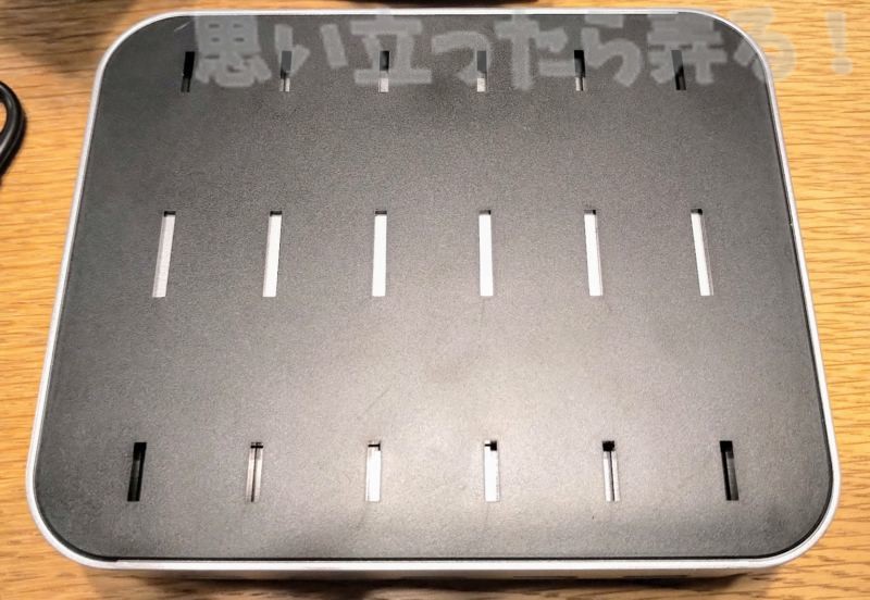 5-Port USB チャージングステーションドックの本体部分
