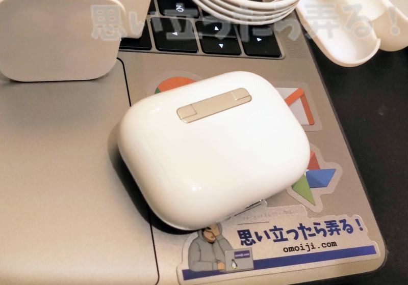 偽物AirPods Proイヤホンの充電ケースはQi無線充電にも対応
