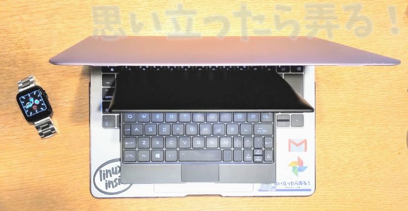 UMPC MAG1とMacBook Pro13をフットプリント比較してみた