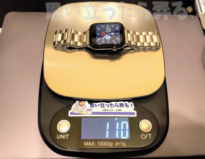 3連ステンレスブレスのウォッチリストバンドを装着した偽Apple Watchの重量は110g