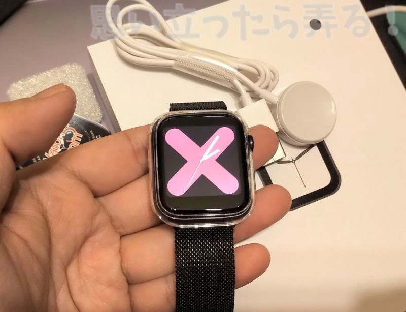 なんだか液晶の位置がおかしいのが偽Apple Watchの唯一の弱点かもしれない