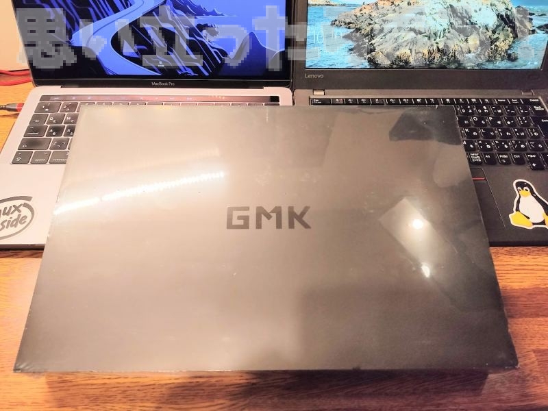 GMK 4K モバイルディスプレイのパッケージ外観