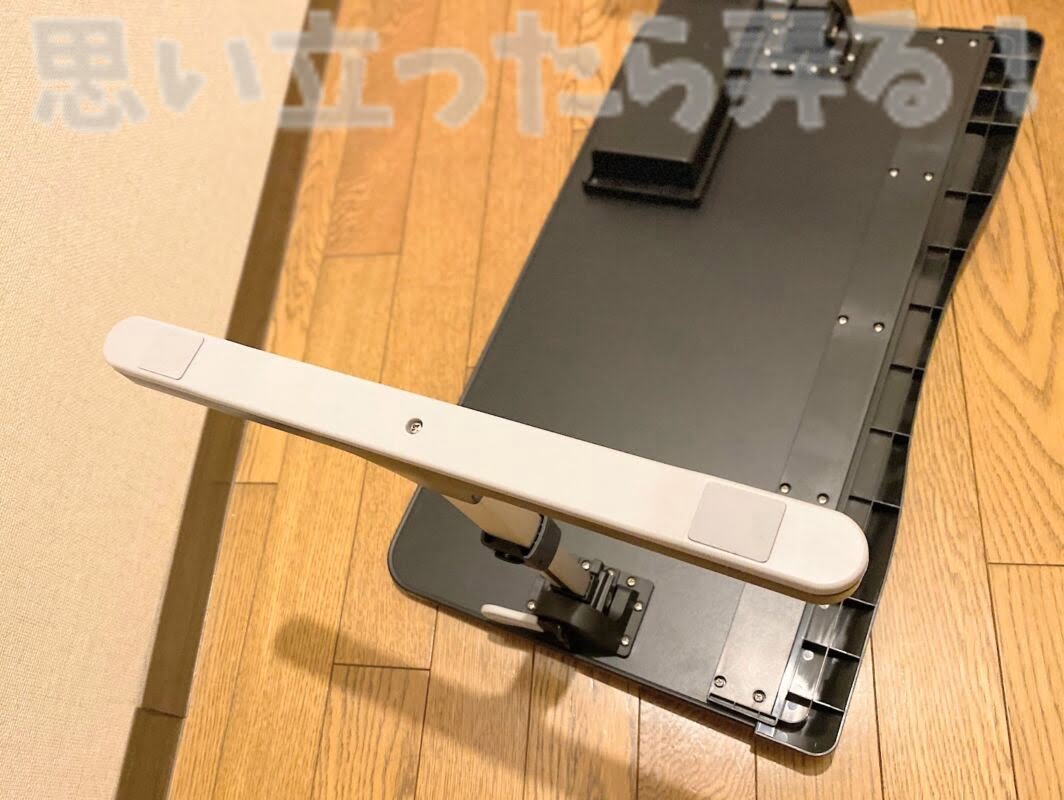 Klearlookノートパソコンベッドテーブルの脚の裏には滑り止め防止のラバーが設置されている