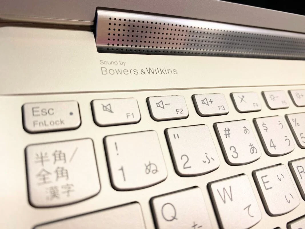 綺麗❤️音響良♬サクサク動く Windows11 上品ホワイト ノート