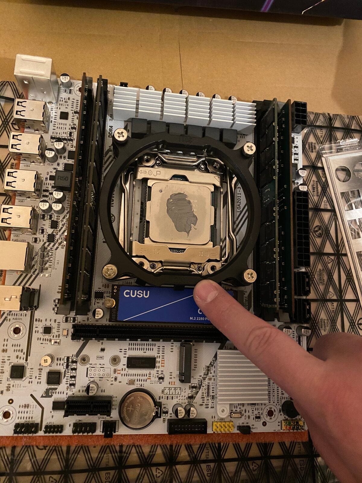MOUGOL X99マザーボードの拡張スロットとチップセット周辺