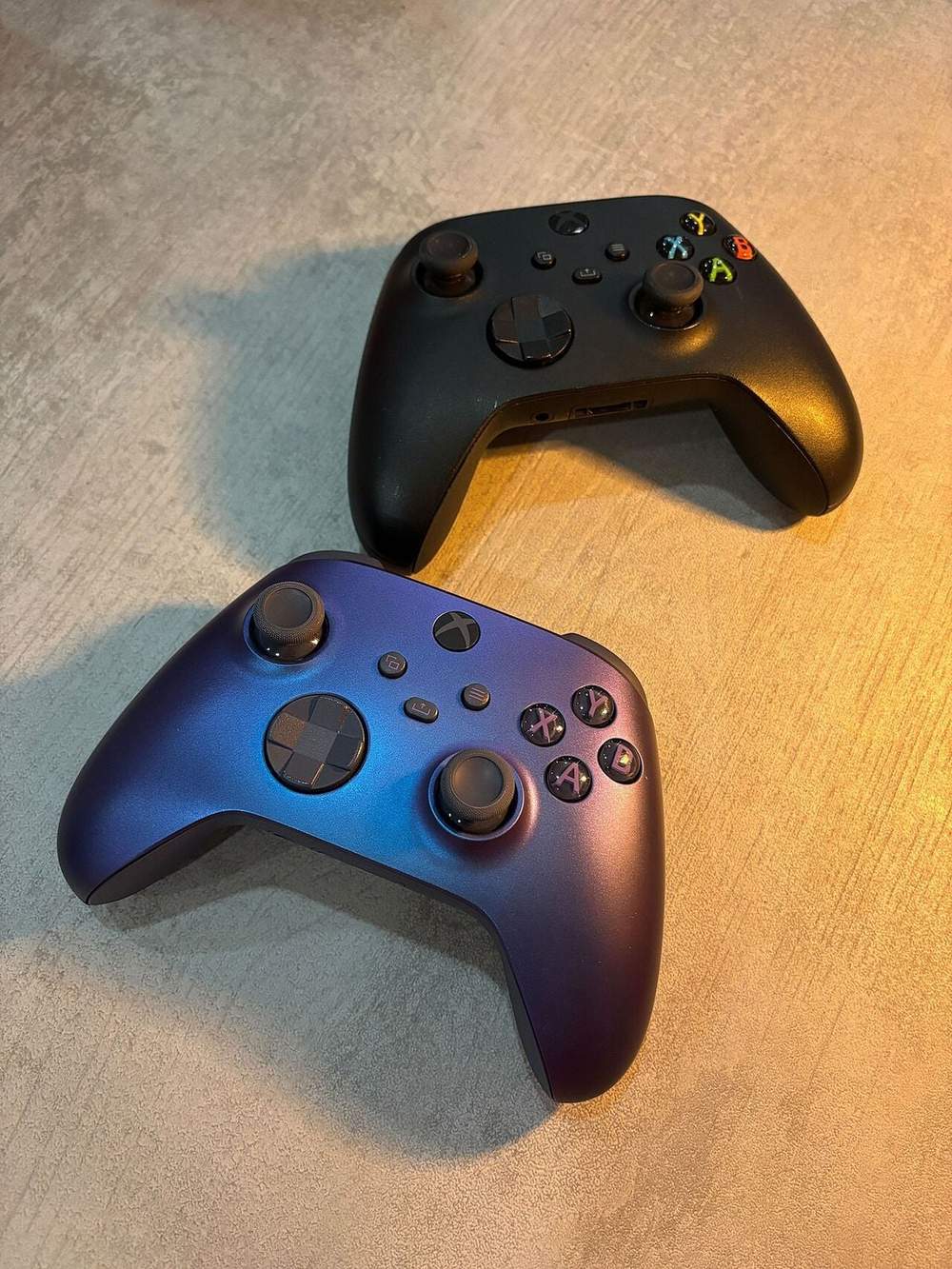 Xboxコントローラ。エミュレータでゲームを遊ぶ際の操作デバイス