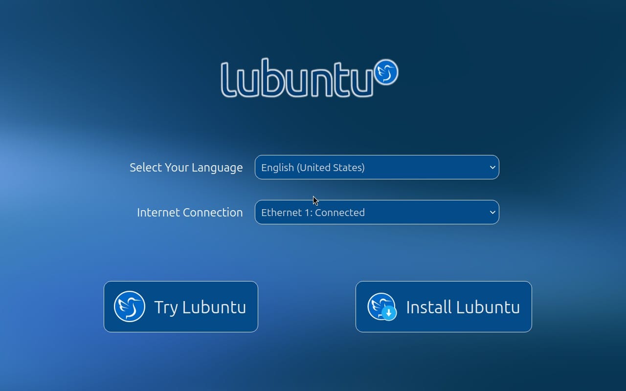 ProxmoxのVM 203で起動したLubuntu 26.04のライブ環境のようこそ画面。Try LubuntuとInstall Lubuntuのボタンを表示